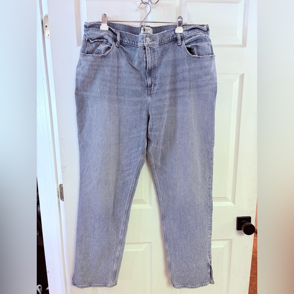 Abercrombie & Fitch Denim - Abercrombie & Fitch Light Blue curve love the 90s Straight ultra  high rise 20 L